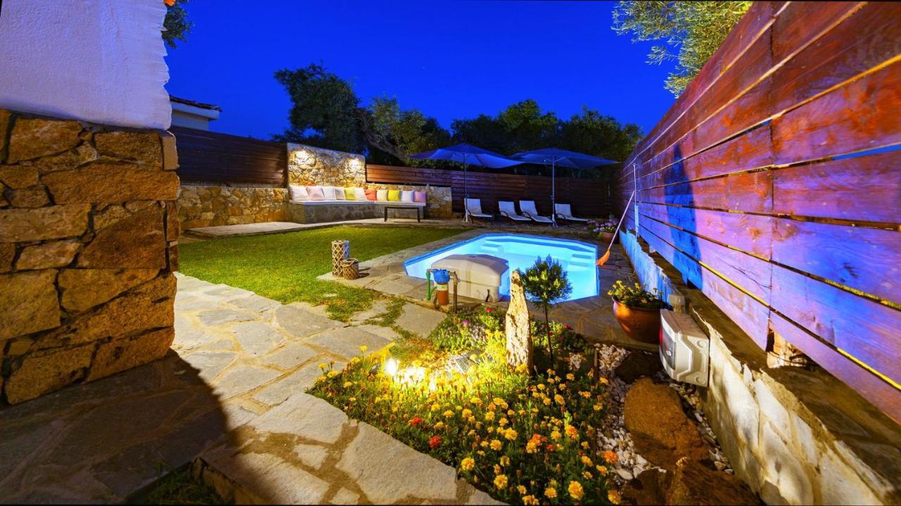 Salonikiou Beach Apartments & Villas อาโยส นิโกลาออส ภายนอก รูปภาพ