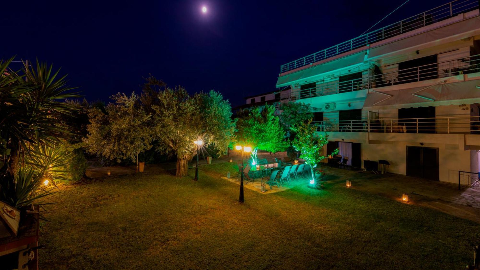 Salonikiou Beach Apartments & Villas อาโยส นิโกลาออส ภายนอก รูปภาพ