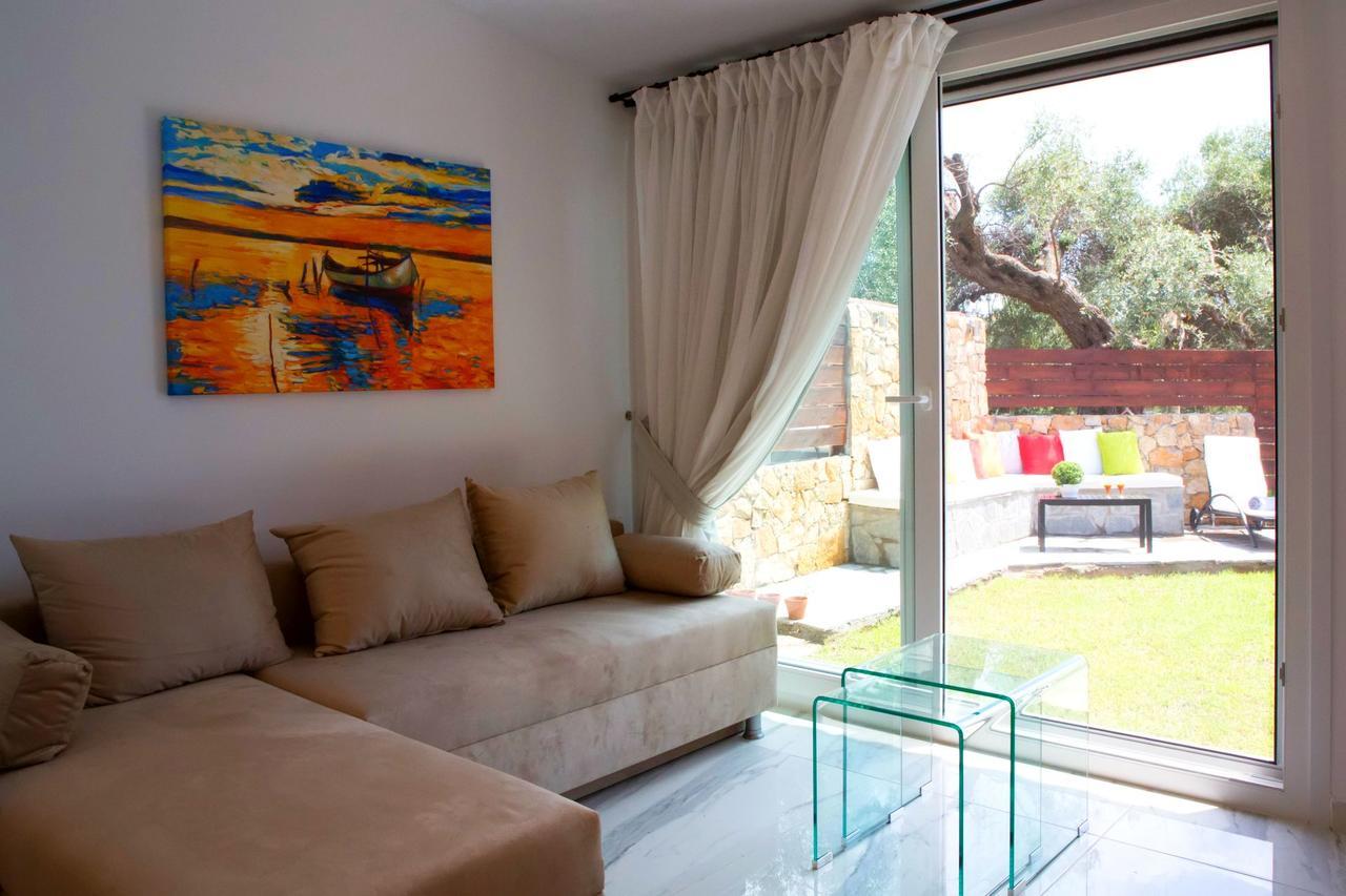 Salonikiou Beach Apartments & Villas อาโยส นิโกลาออส ภายนอก รูปภาพ